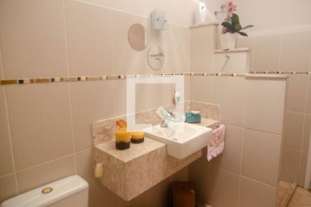 Apartamento à venda com 250m², 4 quartos e 2 vagas Apartamento à venda com 250m², 4 quartos e 2 vagasBanheiro Social