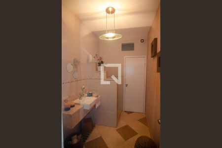 Apartamento à venda com 250m², 4 quartos e 2 vagas Apartamento à venda com 250m², 4 quartos e 2 vagasBanheiro Social