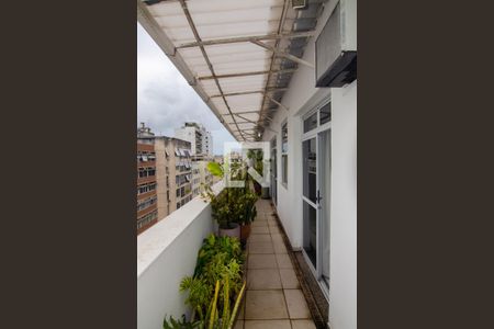 Apartamento à venda com 250m², 4 quartos e 2 vagas Apartamento à venda com 250m², 4 quartos e 2 vagasVaranda