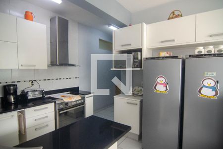 Apartamento à venda com 250m², 4 quartos e 2 vagas Apartamento à venda com 250m², 4 quartos e 2 vagasCozinha