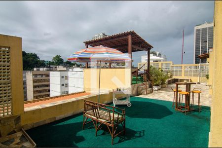 Apartamento à venda com 250m², 4 quartos e 2 vagas Apartamento à venda com 250m², 4 quartos e 2 vagasTerraço