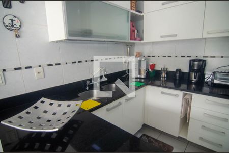 Apartamento à venda com 250m², 4 quartos e 2 vagas Apartamento à venda com 250m², 4 quartos e 2 vagasCozinha