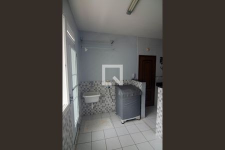 Apartamento à venda com 250m², 4 quartos e 2 vagas Apartamento à venda com 250m², 4 quartos e 2 vagasÁrea de Serviço