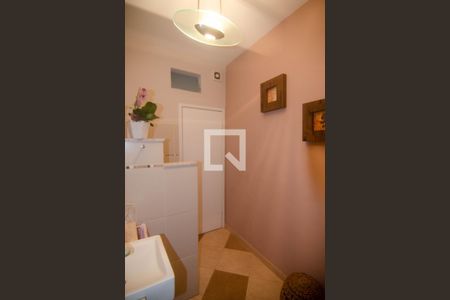 Apartamento à venda com 250m², 4 quartos e 2 vagas Apartamento à venda com 250m², 4 quartos e 2 vagasBanheiro Social