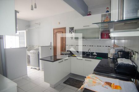 Apartamento à venda com 250m², 4 quartos e 2 vagas Apartamento à venda com 250m², 4 quartos e 2 vagasCozinha