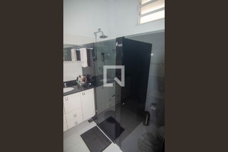 Apartamento à venda com 250m², 4 quartos e 2 vagas Apartamento à venda com 250m², 4 quartos e 2 vagasBanheiro do Quarto 1
