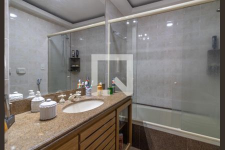 Apartamento para alugar com 183m², 3 quartos e 4 vagasSuíte - banheiro