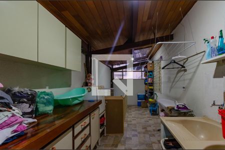 Casa à venda com 220m², 3 quartos e 2 vagasÁrea de Serviço