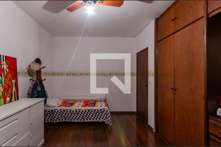 Casa à venda com 220m², 3 quartos e 2 vagasQuarto 2