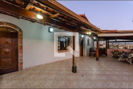 Casa à venda com 220m², 3 quartos e 2 vagasVaranda Gourmet