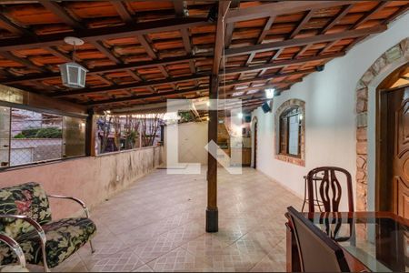 Casa à venda com 220m², 3 quartos e 2 vagasVaranda Gourmet