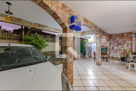 Casa à venda com 220m², 3 quartos e 2 vagasVaranda