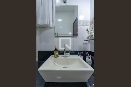 Casa à venda com 220m², 3 quartos e 2 vagasBanheiro social 2