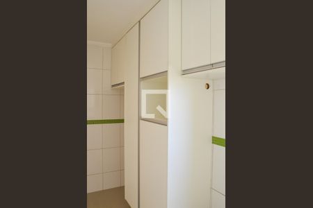 Apartamento à venda com 67m², 2 quartos e 1 vaga Apartamento à venda com 67m², 2 quartos e 1 vagaCozinha - Armários
