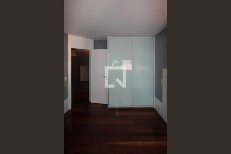 Apartamento à venda com 508m², 5 quartos e 4 vagasPiso 1:  Suíte 2