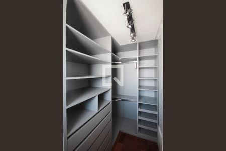 Apartamento à venda com 508m², 5 quartos e 4 vagasPiso 1:  Suíte 3 - Closet