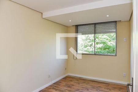 Quarto 2 de apartamento para alugar com 2 quartos, 52m² em Jardim Sabará, Porto Alegre