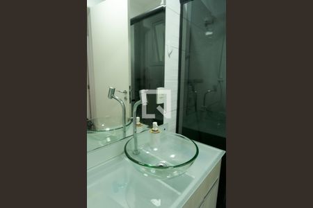 Apartamento à venda com 75m², 2 quartos e 2 vagas Apartamento à venda com 75m², 2 quartos e 2 vagasBanheiro da Suíte 1