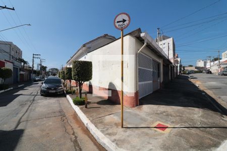 Casa à venda com 300m², 2 quartos e 8 vagasFachada