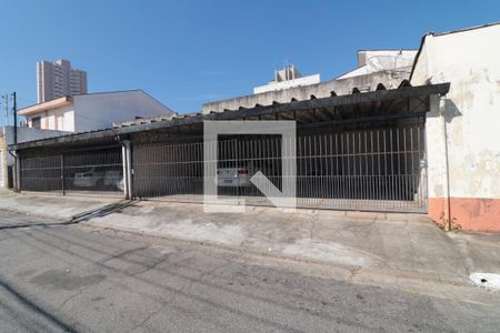 Casa à venda com 300m², 2 quartos e 8 vagasFachada