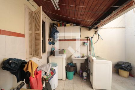 Casa à venda com 300m², 2 quartos e 8 vagasQuintal