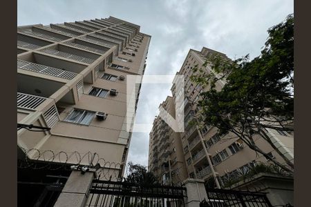 Apartamento à venda com 77m², 3 quartos e 1 vaga Apartamento à venda com 77m², 3 quartos e 1 vagaFachada