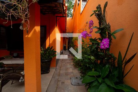 Casa de condomínio à venda com 180m², 4 quartos e 3 vagasQuintal