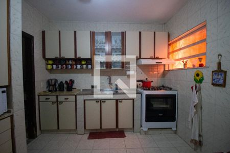 Casa de condomínio à venda com 180m², 4 quartos e 3 vagasCozinha e Área de Serviço