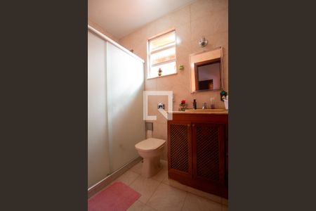 Casa de condomínio à venda com 180m², 4 quartos e 3 vagasBanheiro da Suíte 1