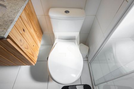 Banheiro de apartamento para alugar com 1 quarto, 32m² em Pinheiros, São Paulo