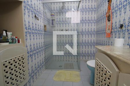 Casa à venda com 647m², 5 quartos e 8 vagasBanheiro da suíte 4