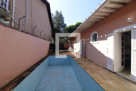Casa à venda com 647m², 5 quartos e 8 vagasPiscina