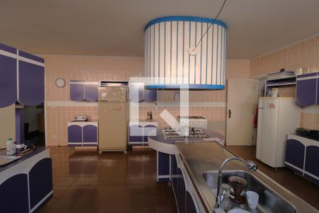 Casa à venda com 647m², 5 quartos e 8 vagasCozinha