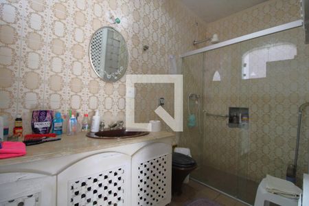 Casa à venda com 647m², 5 quartos e 8 vagasBanheiro da suíte 2