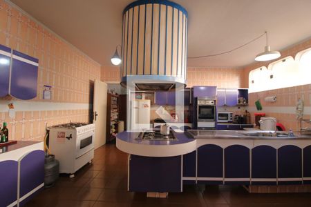 Casa à venda com 647m², 5 quartos e 8 vagasCozinha