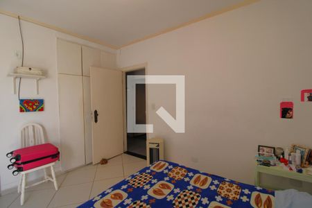 Casa à venda com 647m², 5 quartos e 8 vagasSuíte 2