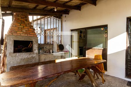 Casa à venda com 600m², 5 quartos e 3 vagas Casa à venda com 600m², 5 quartos e 3 vagasÁrea comum