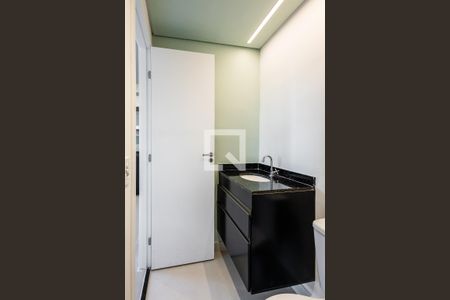 Banheiro de apartamento à venda com 1 quarto, 25m² em Pinheiros, São Paulo