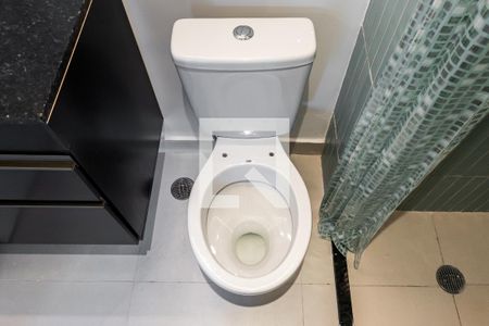 Banheiro de apartamento à venda com 1 quarto, 25m² em Pinheiros, São Paulo