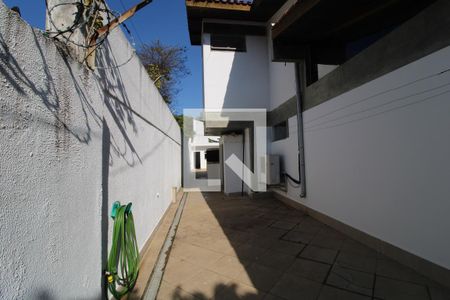 Casa para alugar com 340m², 3 quartos e 8 vagasQuintal lateral