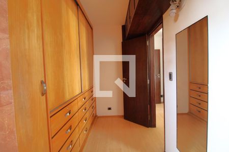 Casa para alugar com 340m², 3 quartos e 8 vagasArmário da suíte