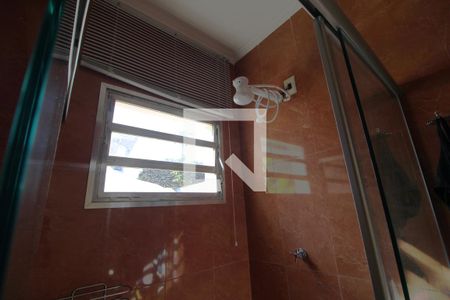 Casa para alugar com 340m², 3 quartos e 8 vagasChuveiro