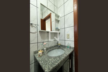 Casa à venda com 218m², 4 quartos e 4 vagasBanheiro Corredor