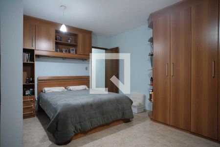Casa à venda com 169m², 4 quartos e 2 vagas Casa à venda com 169m², 4 quartos e 2 vagasSuíte