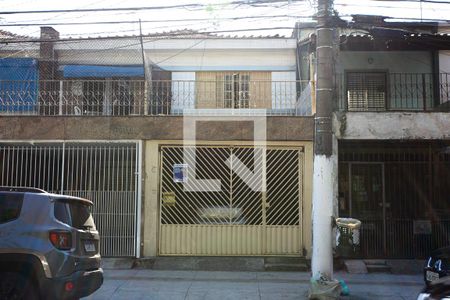 Casa à venda com 134m², 3 quartos e 1 vaga Casa à venda com 134m², 3 quartos e 1 vagaFachada