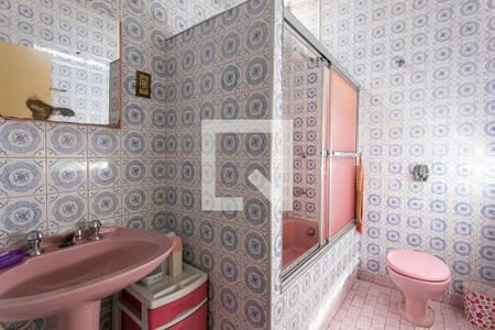 Casa à venda com 134m², 3 quartos e 1 vaga Casa à venda com 134m², 3 quartos e 1 vagaBanheiro da Suíte