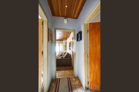 Casa à venda com 140m², 2 quartos e 2 vagas Casa à venda com 140m², 2 quartos e 2 vagasHall dos quartos
