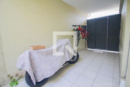 Casa à venda com 96m², 3 quartos e 2 vagasgaragem