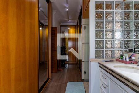 Casa à venda com 545m², 5 quartos e 4 vagas Casa à venda com 545m², 5 quartos e 4 vagas2o. Andar - Closet da Suíte 1