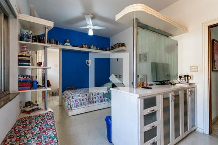 Casa à venda com 545m², 5 quartos e 4 vagas Casa à venda com 545m², 5 quartos e 4 vagas2o. Andar - Suíte 3